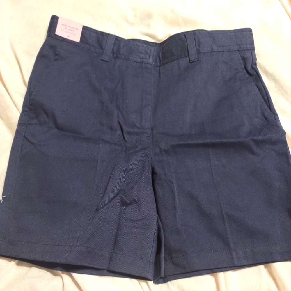NWT GIRLS 14 SLIM IZOD GIRLS STAIN REPELLENT SCHOOL UNIFORM SHORTS LOT OF 2. VIN